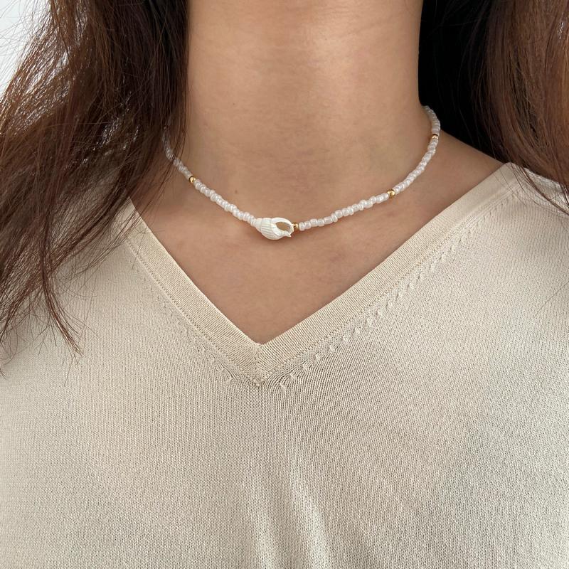 

Chokers Ladies Bohemian Style Colorful Rice Bead Necklace Female Creative White Shell Clavicle Chain