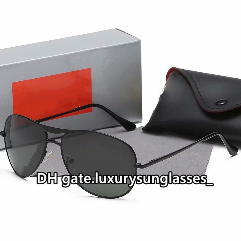 Hommes Femmes Lunettes de soleil Design Luxe 2021 Métal Full Cadre 8015 Classique Vintage Vintage Cyclisme Voyage Voyage Voyage Eyewear Accessoir
