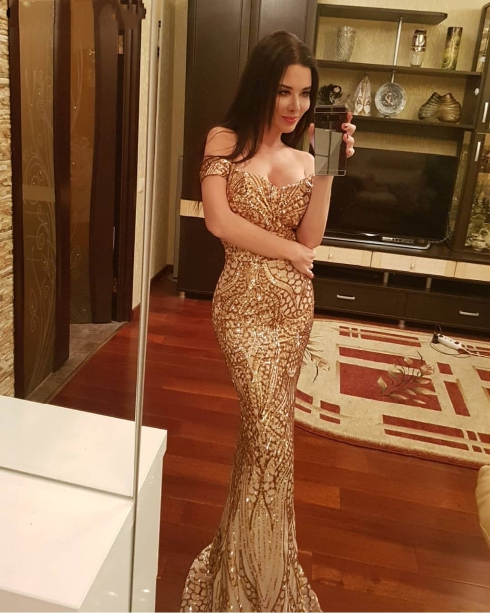

2021 New Shiny Gold Sequined Mermaid Prom Es Off Shoulder Vintage Backless Long Evening Formal Gowns Vestidos De Noiva Sk0a