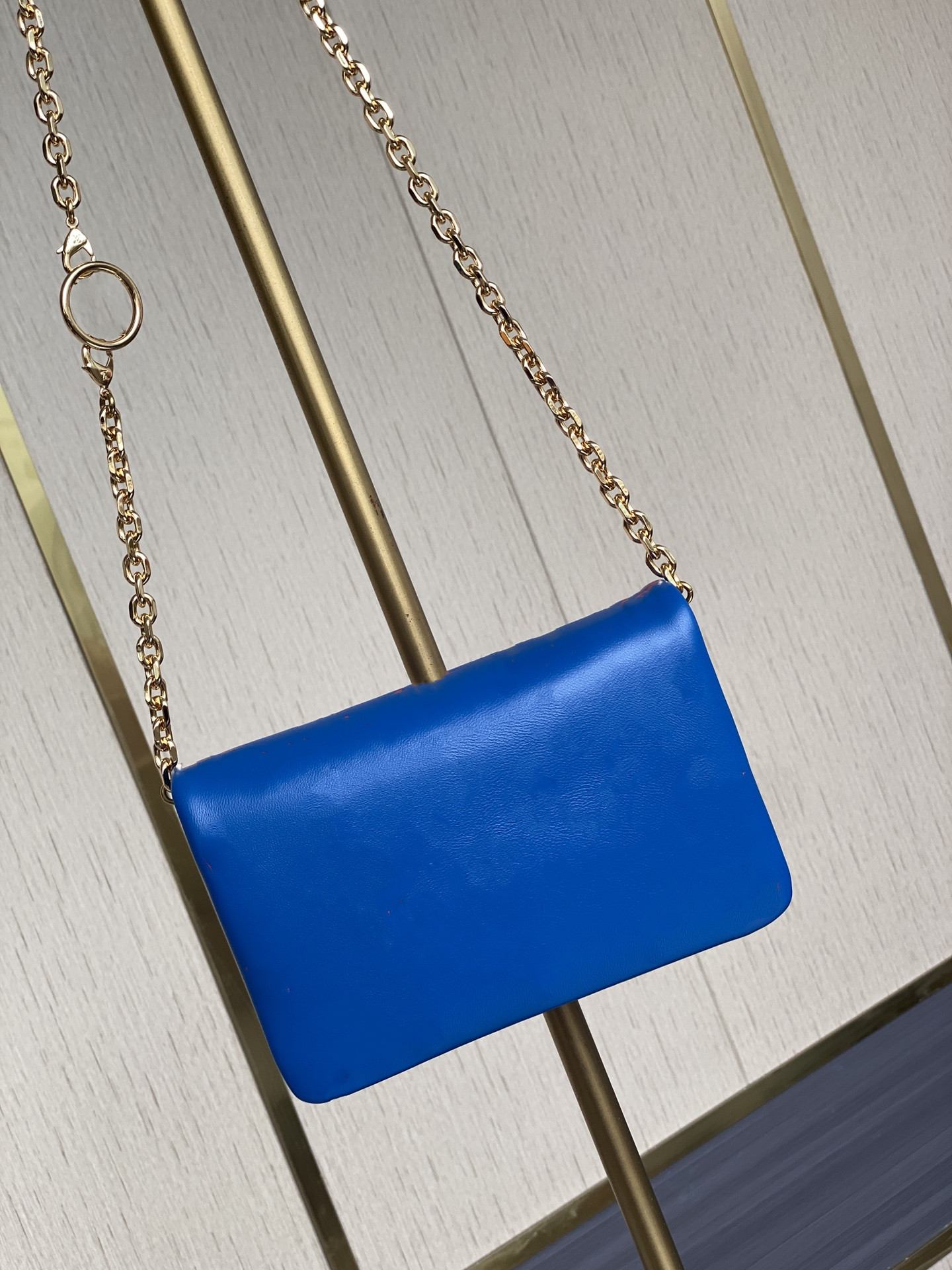 

Louis Vuitton 2021 early spring women's fashion shoulder or cross-body bags hotting handbags all-leather design gold chain four color types dust bag gift box packaging