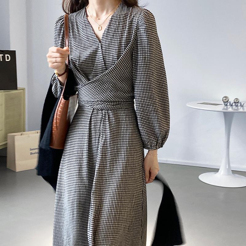 

Casual Dresses Black White Plaid V-neck Dress Women 2021 Autumn Slim Waist Bandage Long Robe Femme Temperament Office Ladies Vestido Feminin, Black;gray