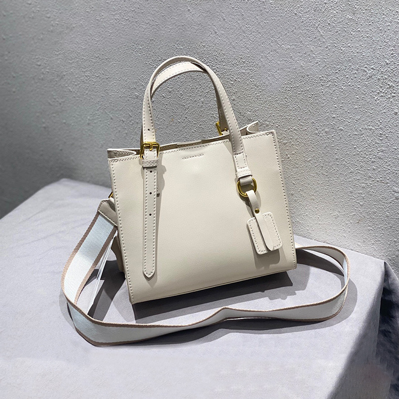 

Women Luxurys Designers Bags 2021 leather single with large capacity and simple fashion Designer Handbag Handbags Totes Crossbody Bag