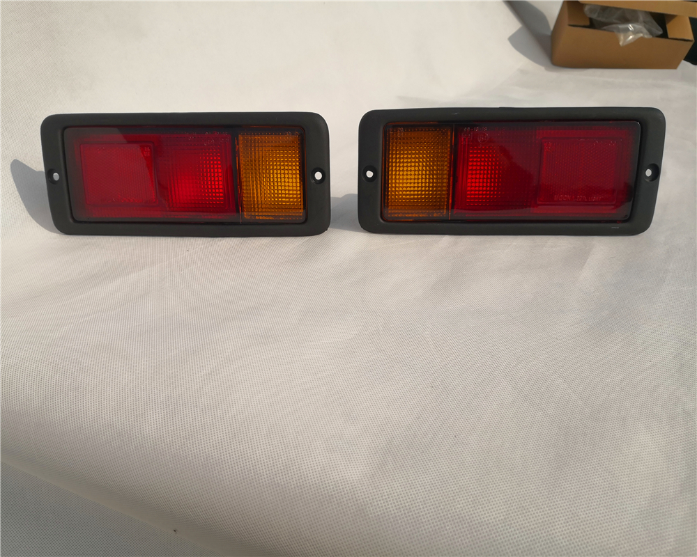 

Rear bumper Reflector lights for Mitsubishi Pajero Montero 1992-1999 MB124963 MB124964 214-1946L-UE Stop Tail Rear Brake light