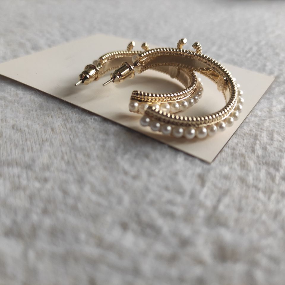 

new matel hoop earring accessories with pearl c symbol retro earring With paper card