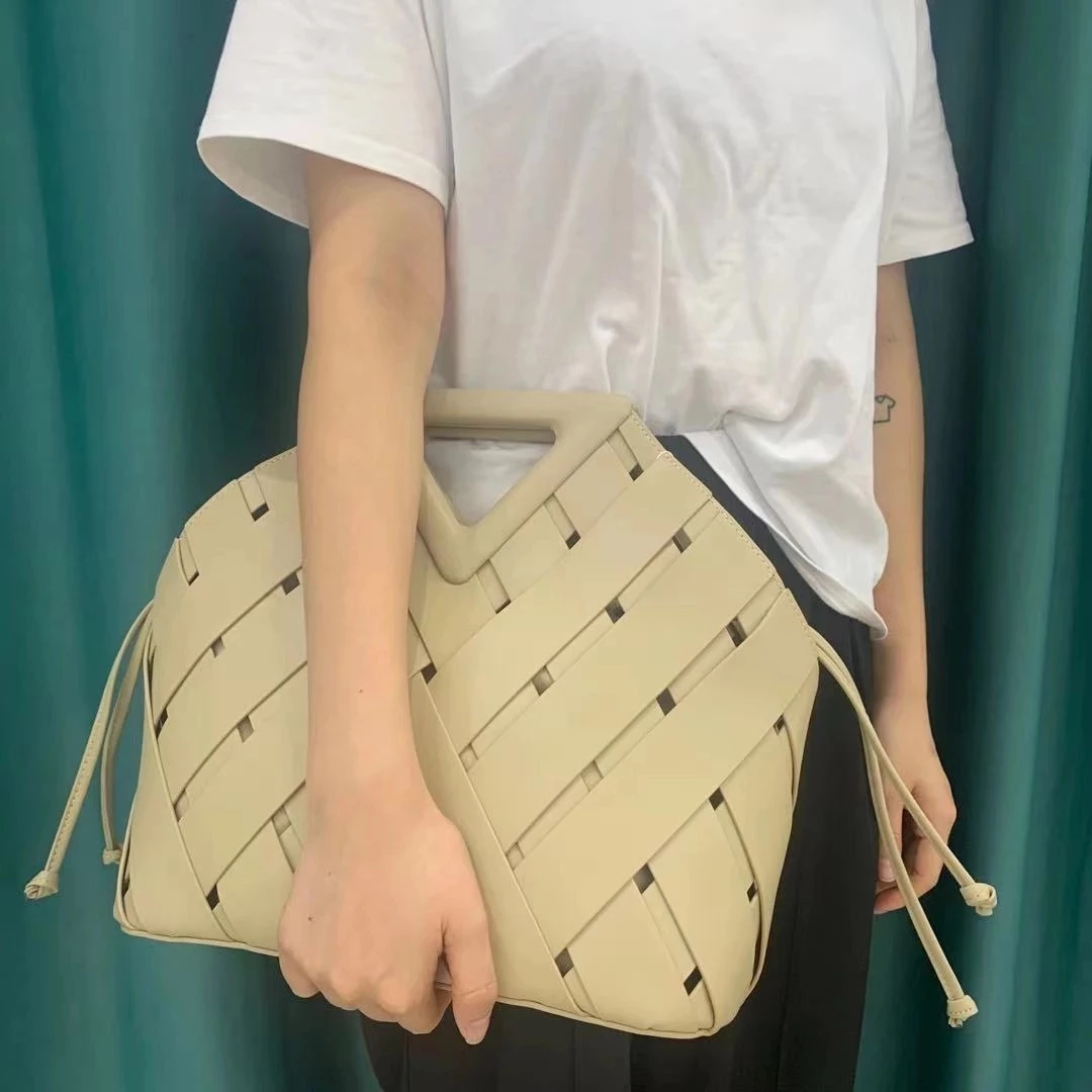 

Luxury Inverted Triangle Bag Clutch Bag New Genuine Leather Woven Cloud Bags Designer Handbags for Women, Black
