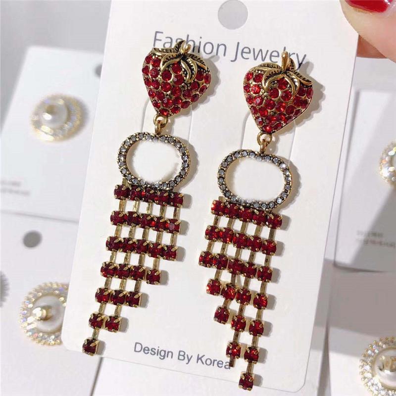 

Luxury Strawberry Tassel Earrings Eardrops Letters Designer Pendant Earrings Women Rhinestone Charm Exaggerating Studs Silver Needle Wholesale, Golden