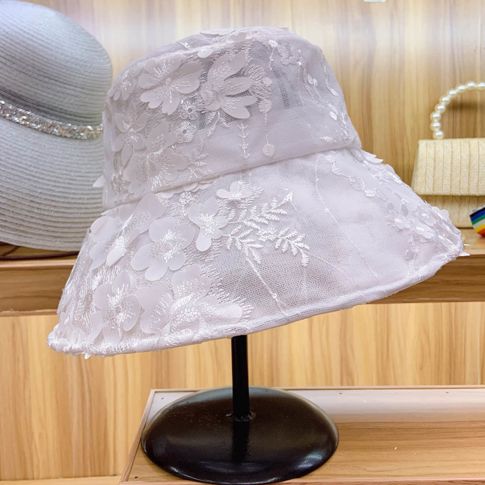 

2021 New Lace Flower Wide Brim White Smmer for Women Uv50 Foldable Sun Ladies Wedding Party Derby Hat Silk Fishing Bucket Cap Yh9p
