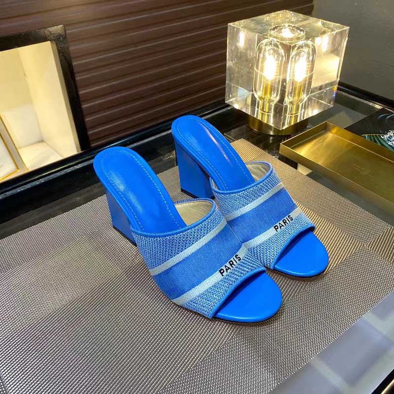 

Newest Summer Womens High Heels Slippers Striped Sandals Ladies Casual Scuffs Block Heel Sandals Outdoor Shopping Letters Slippers Box
