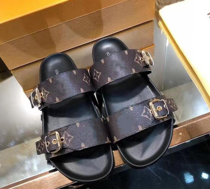 

2021 Designer Slippers New r Luxury Slides Men Summer Rubber Sandals Beach Slide Fashion Scuffs Slippers Indoor Shoes Size 35-45, Black