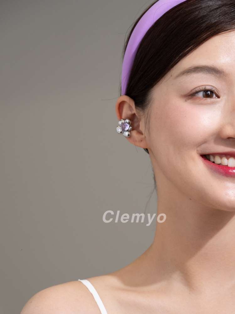 

Thirsty no ear clip female hole summer advanced French cold wind feeling tea nail bone tide, Silver