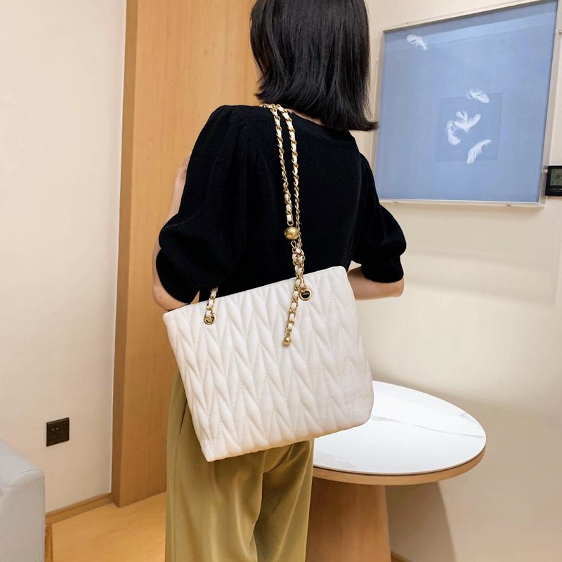 

large leather shopper tote bags for women 2021 new luxury diamond lattice handbags chain shoulder bag female plaid pleated bags, Black