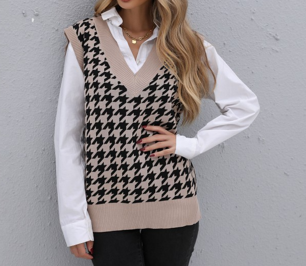 

2021 new houndstooth v-neck loose knit sweater retro vest, White;black