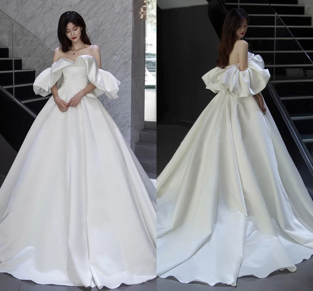 

2022 Simple Satin A Line Wedding Gowns Short Sleeves Court Train Chinese Bridal Dresses Elegant Off The Shoulder Backless Vestidos De Novia Plus Size AL9628, White