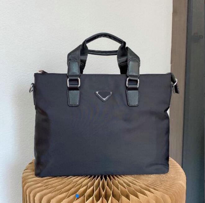 

2022 Top quality Women's Re-edition tote handbag waterproof Nylon Shoulder Bag Designer Women's Shoulder Bag Crossbody Bags Handbag, Black