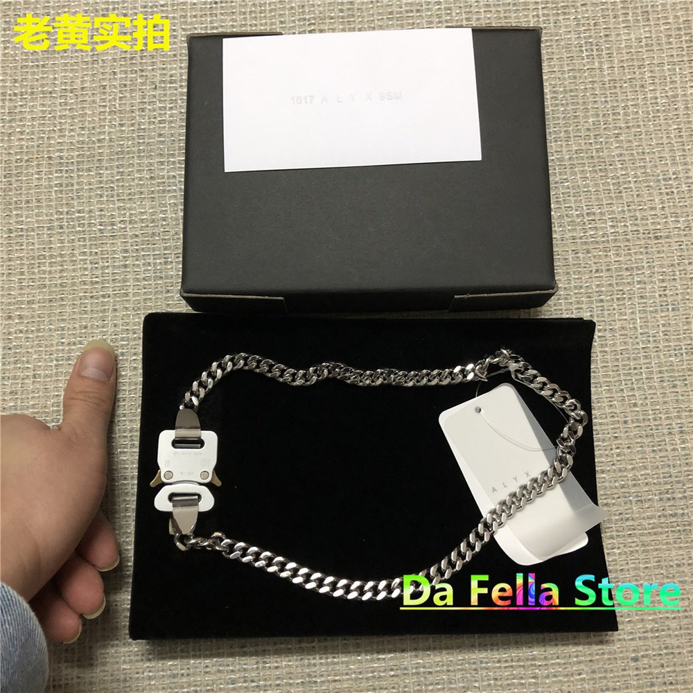 

Black BUCKLE ALYX NECKLACE Men Women 1017 ALYX 9SM CUBIX CHAIN NECKLACE CLASSIC Laser Upgrade Quality Stainless Steel Chain C0305, Golden;silver