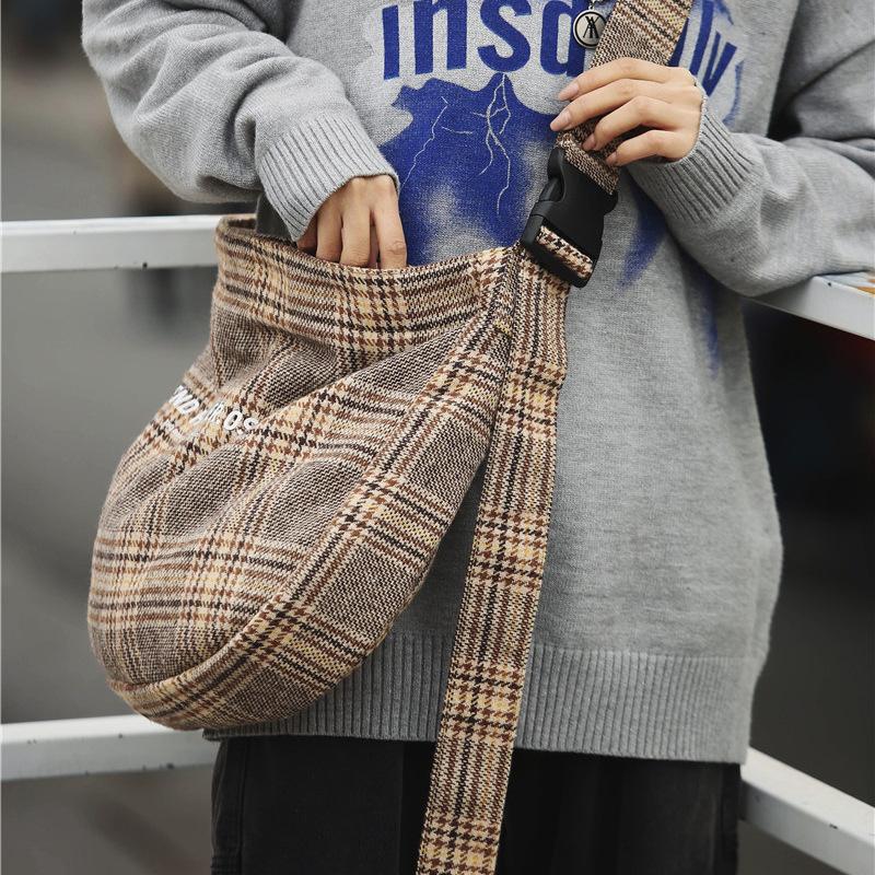 

Original Design Plaid Canvas Bag Female Japanese Literature Art Messenger Bag Ins Retro Plaid Woolen Large Capacity Shoulder, Blue