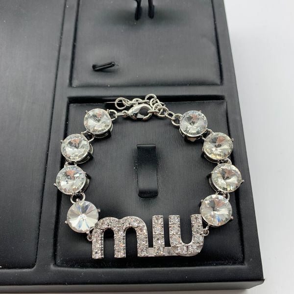 

Miu's new M-letter diamond fragrance Bracelet1, Golden;silver
