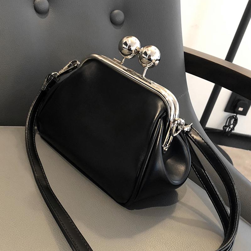

Fashion Shell Kisslock Bags Women's Shouder Bag Wide Strap Clip Bags For Women Crossbody Messenger Bag Designer Pu Leather Purse, Black