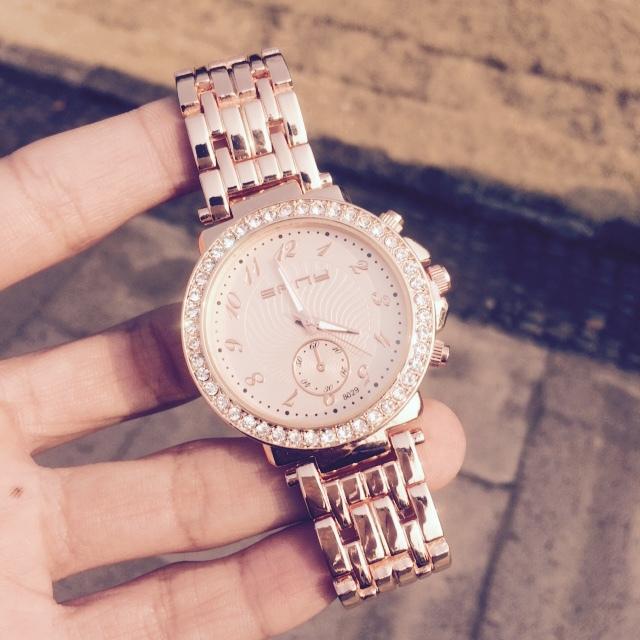 

Wristwatches Quality Goods SFNY Brand High-Grade Circle Diamond Crystal Bezel Watch Model Gold Stainless Steel Band Quartz