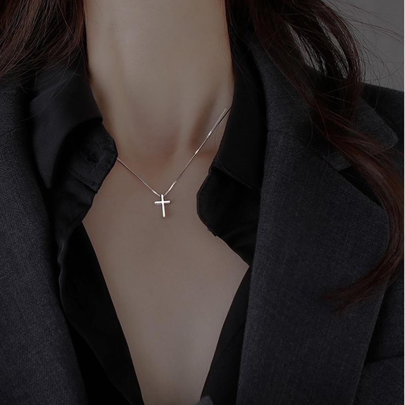 

Pendant Necklaces 7Rings Trendy Style Minimal Geometric Christian Cross Necklace For Women Simple Chic Silver Plated Fashion Jewelry Couple