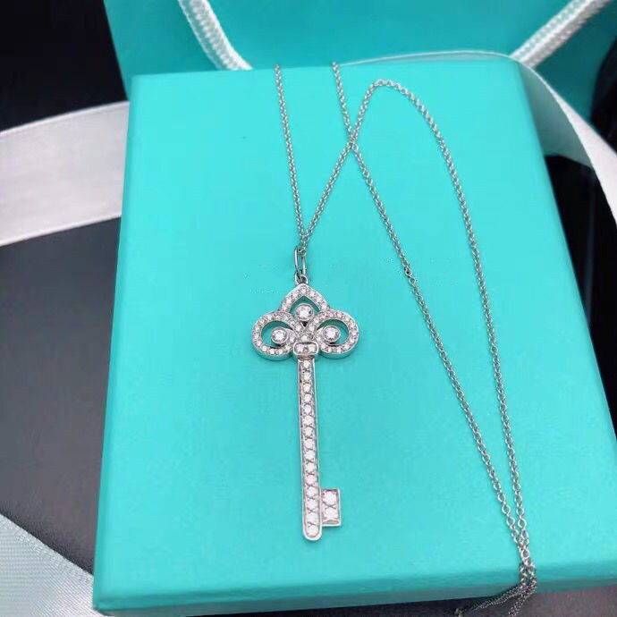 

Fashion classic Necklace temperament noble women's necklace luxury pendant boutique boutique has counter box, low-cost retail and wholesale