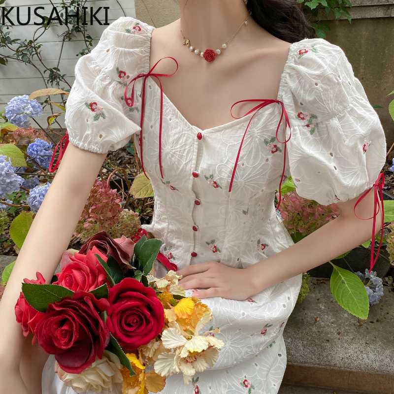 

KUSAHIKI Floral Embroidery Woman Dress Korean Sweet Bowknot Square Collar Puff Sleeve Vestidos Single Breasted Dresses 6H613 210602, White
