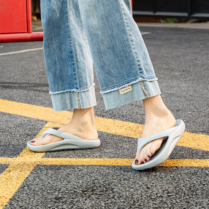 

luxury slippers 2021 thick bottom flip flop women's wear solid color heightening slippers anti slip fashion clip foot lovers beach sho, Black
