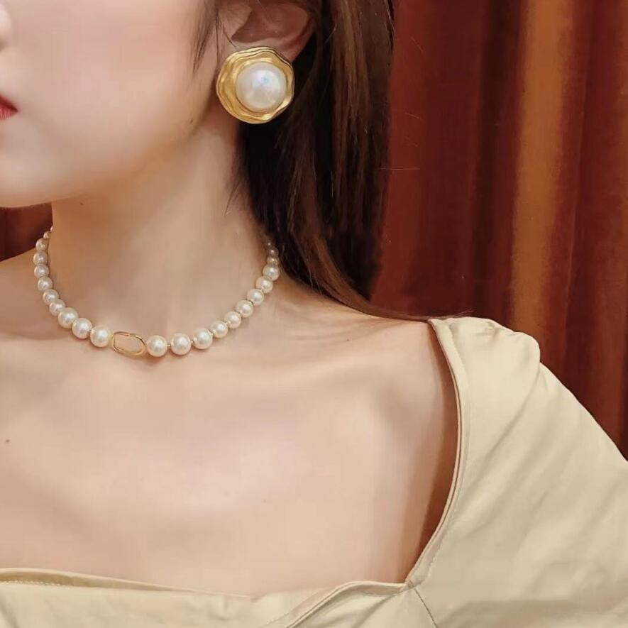 

Letters Classic Necklaces Women Jewelry Short Pearl Chain Orbital Necklaces Clavicle Chains Pearlwith Girls Jewelry Gift
