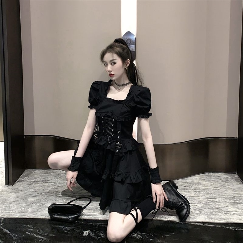 

Japanese Vintage Harajuku Elegant Dark Black Dresses Summer Sweet Sexy Lace Up Slim Square Collar Puff Sleeve Dress Female 210701