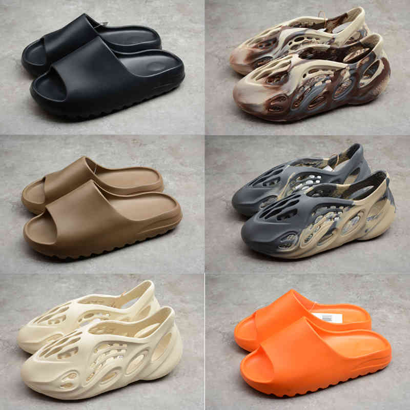 

Mxt Moon Kanye Glow Green Slippers Graffiti Desert Sand Triple Black White Resin Slide Sandals West Men Women Foam Rubber Rubber Slipper bb