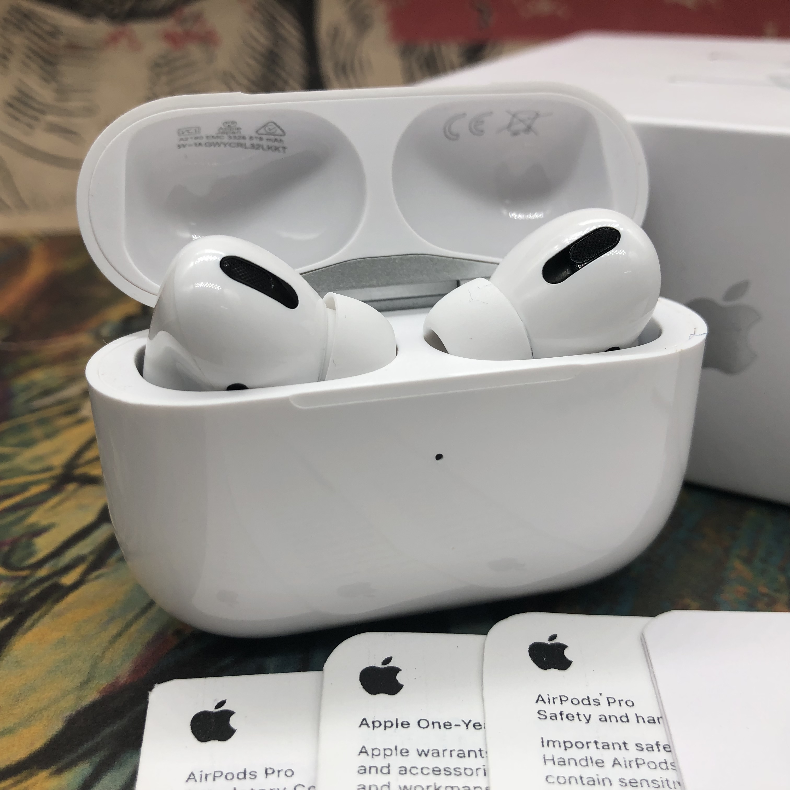 

Top Quality Original Apple AirPods Air pods Pro Wirless Earphones Noise Cancellation Metal closure connector Rename GPS Wireless Charging Bluetooth Headphones, Air pro top quality