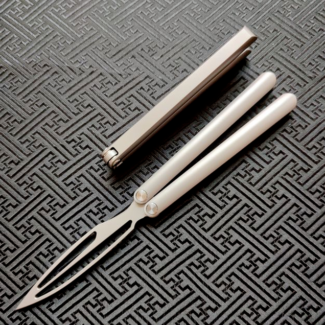 

Fiore Butterfly Trainer Knife 440C Blade Channel Titanium Alloy Handle Ball Bearing Free-swinging Pocket Xmas Gift