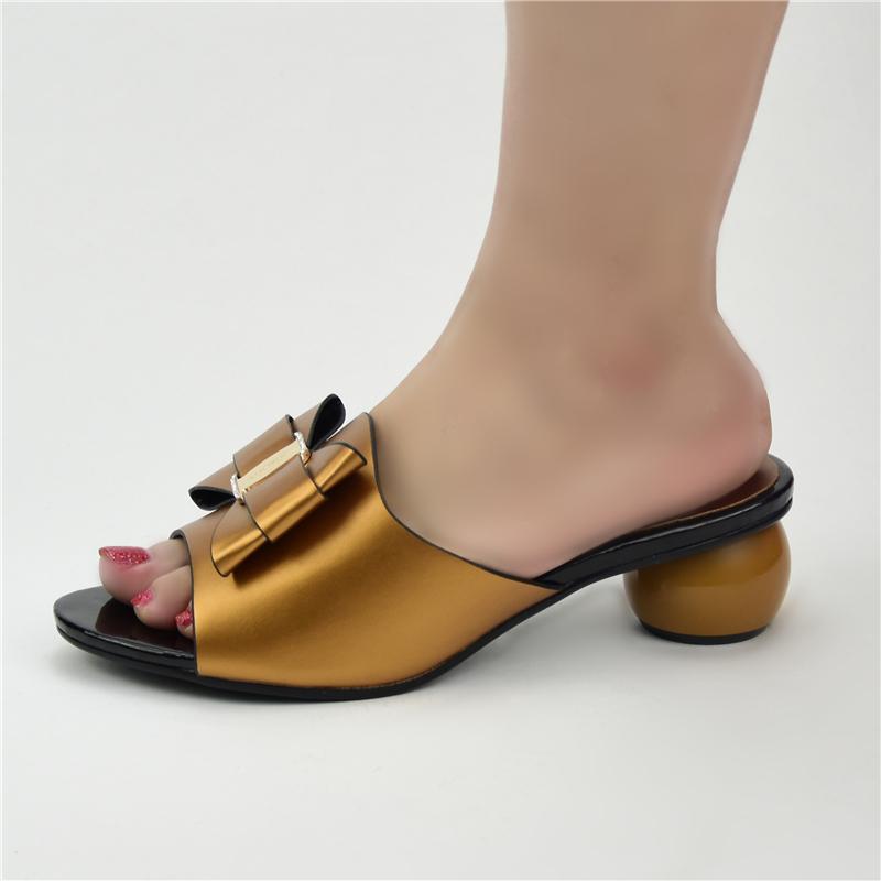 

2021 Latest Nigerian Women Shoes Decorated with Rhinestone African Wedding Italian Luxury Women Shoe Ladies Dress Shoes Pumps, Purple