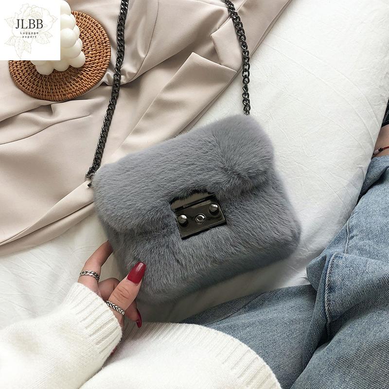 

Fashion Chain Plush Small Flap Women Shoulder Bags Designer Messenger Bag Luxury Faux Fur Crossbody Bag Female Purse 2021 Winter, Beige