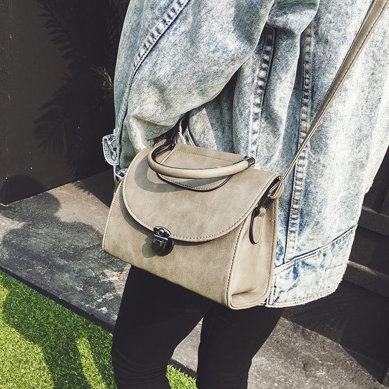 

2021 new women's fashion small square bag Korean version of the simple ladies shoulder bag fashion casual ladies messenger, Black