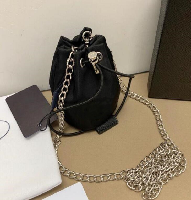 

Luxury Silver hardware chain Coin Purses Mini zero wallet Card holder Women fashion accessories Key bag headset Pouch, Multi