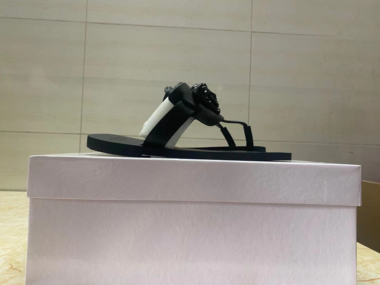 

2021 high quality striped sandals dustproof mop slippers wear slippers ladies outdoor fashion flip flops with box