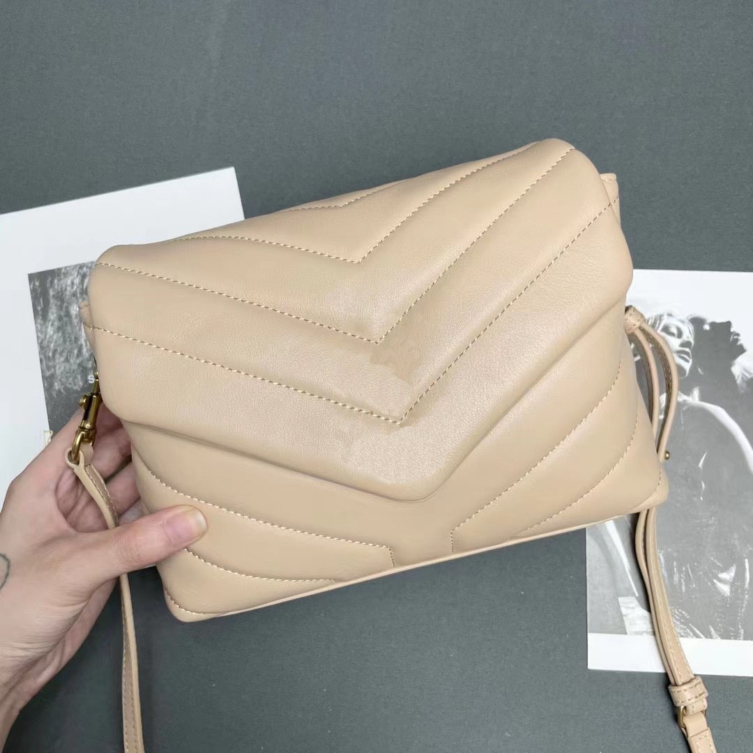 

Top quality! Fashion Designer Shoulder Bag Matelasse Calfskin Y-Quilted Crossbody bags Leather And Grosgrain Lining Large-capacity handbag Three sizes, White+silver buckle