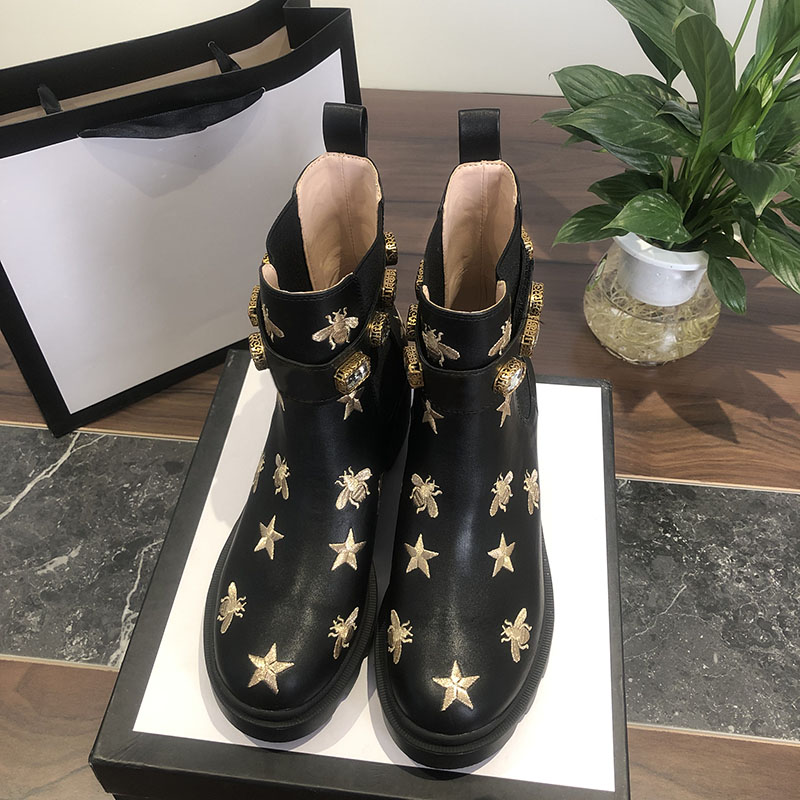 

2021 Women Designer Boots Martin Desert Boot Flamingos Love Arrow 100% Real Leather Medal Coarse Non-Slip Winter Shoes Size US4-10, Box