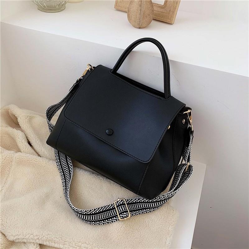 

Evening Bags 2021 Fashion Simply PU Leather Crossbody Bag For Women Solid Color Shoulder Messenger Lady Travel Chain Small Handbag
