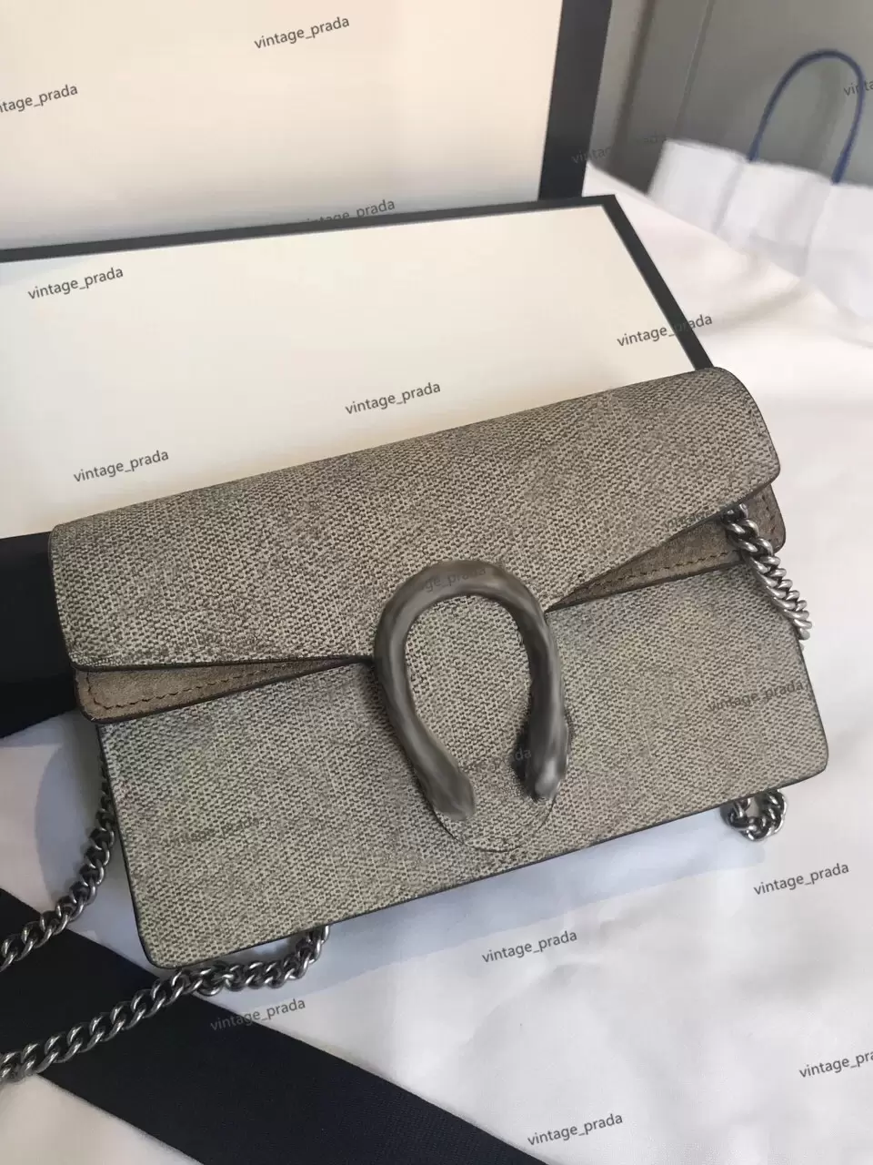 

[WITH BOX] women CrossBody bag Leather serpentine snake vintage silver tone accessories Shoulder Closure chain flap key holder Small Diamond print Double G 25CM, More color