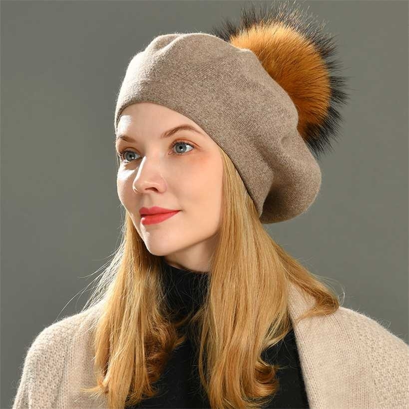 

Women Beret Cap Real Big Fur Pom Winter Knitted Wool Natural Raccoon Ball Hat Solid Color Top Quality Female 220112, Burgundy natural fur