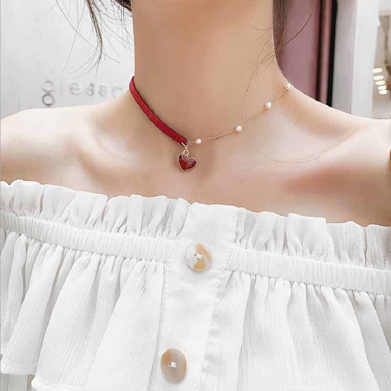 

Pendant Necklaces 2021 Pearl With Red Love Asymmetrical Clavicle Chain Summer Simple And Sweet Short Women Necklace XL0020