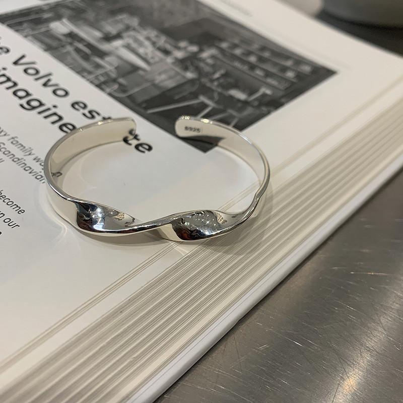 

Bangle Miuoxion Retro Twisted Spiral Bracelet Fashion Personality Punk Party Jewelry For Women Feature Namour Charm Gift All Seasons, Black