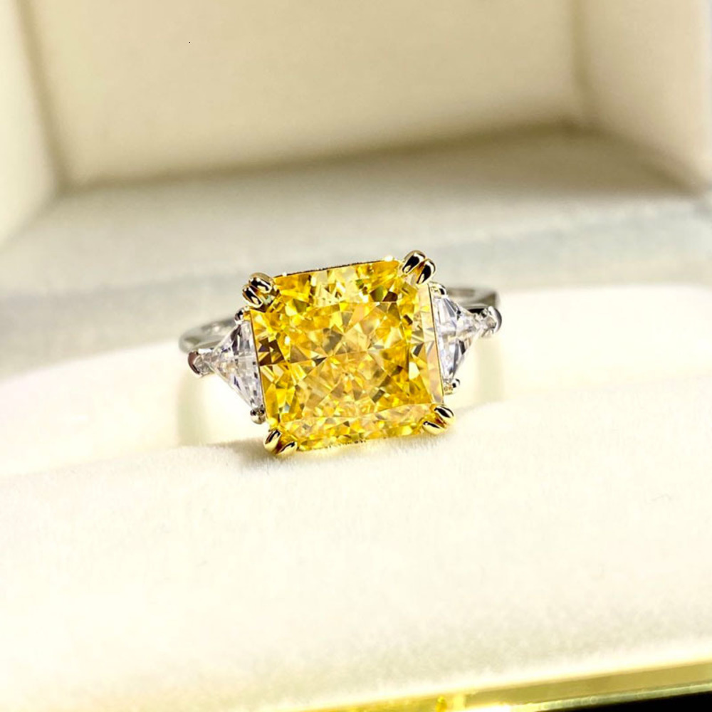 

HBP 5 Carat Yellow Diamond Ring female square diamond ring silver plated 18 K gold fashion temperament color proposal