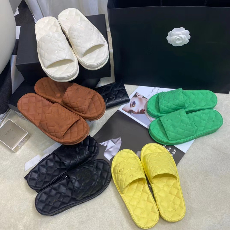 

Luxury Ladies Classic Fashion Beach Slippers Outdoor Travel Comfort sandals