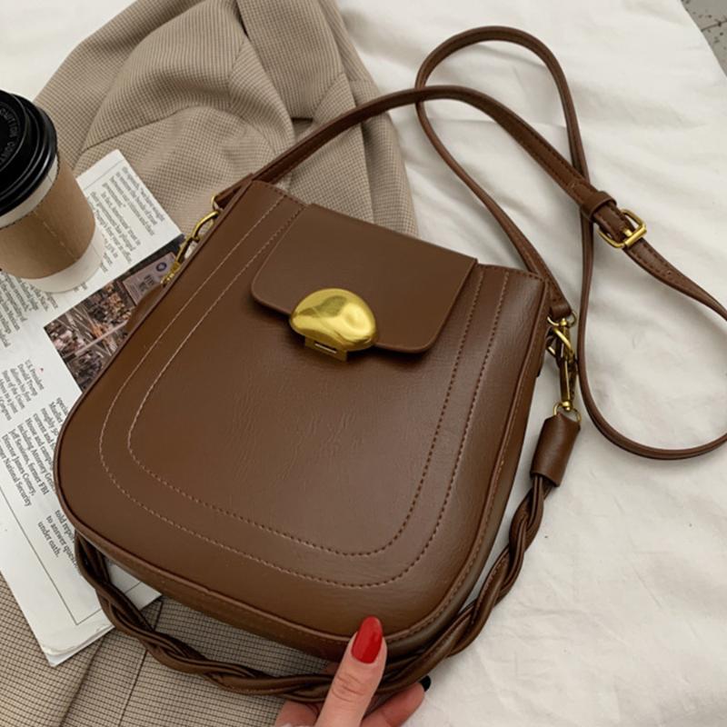 

Fashion Weave Strap Women Shoulder Bag Designer Solid Color Crossbody Bags for Women 2021 Simple Pu Leather Bags Purse New, Beige