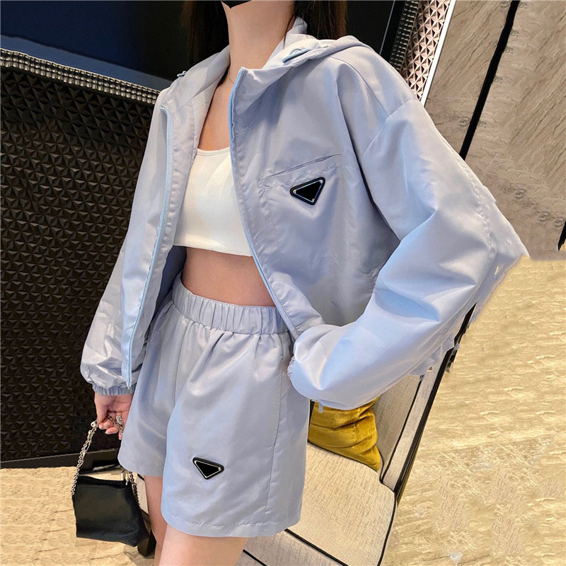 

Triangle Badge Womens Hooded Jackets Shorts Suits Designer Tracksuits Nylon Jacket Coats For Female, Blue