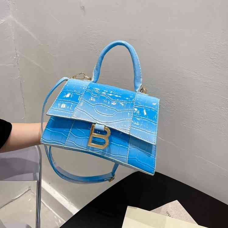 

80% store online new hourglass bag women's bag leisure personalized Single Shoulder Messenger Bag Black color changing crocodile pattern small square, Red