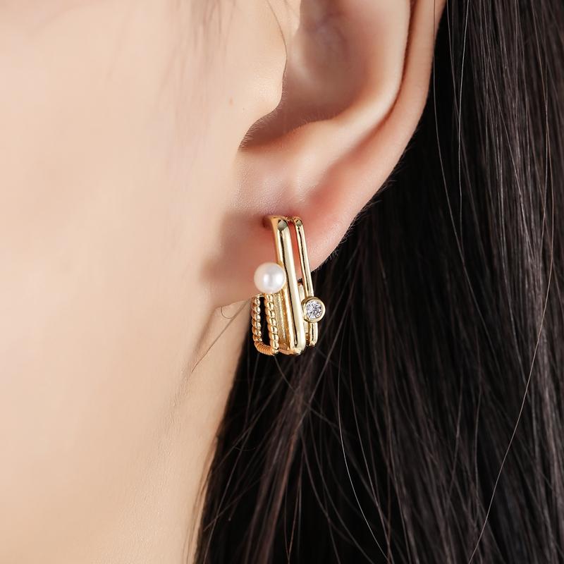 

Stud The Latest Version Of Pearl Earrings Punk Geometric Metal Creative For Women Jewelry 2022, Golden;silver